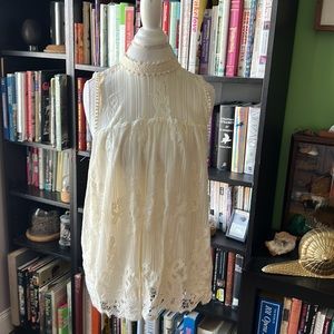 Vanilla lace tank top